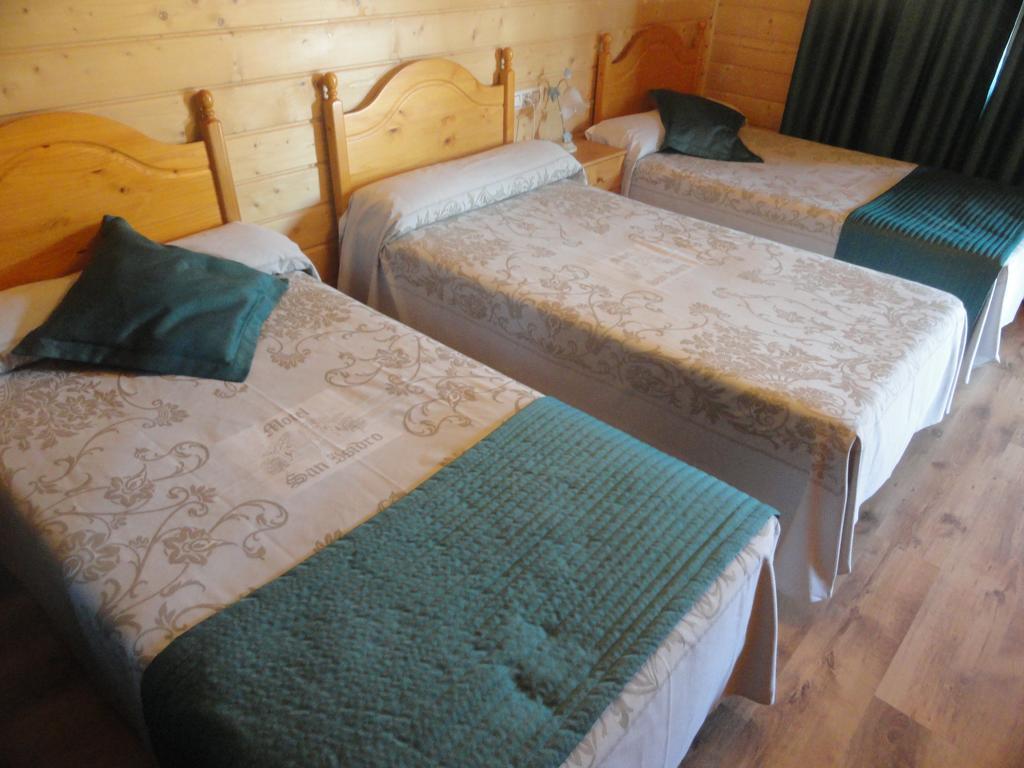 Motel San Isidro Villarrubio Экстерьер фото